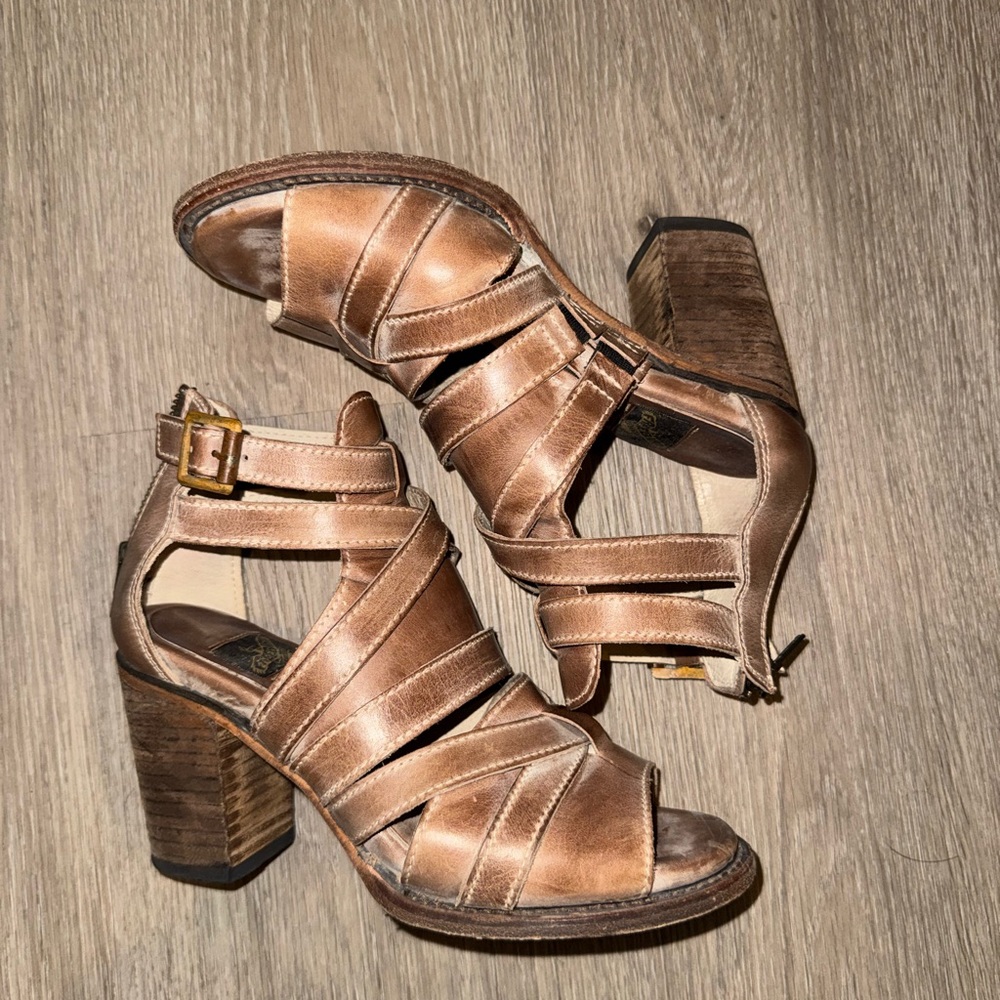 Freebird Claw Tan Heeled Sandals